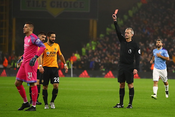 วูล์ฟแฮมป์ตัน สุดยอดรัว3เม็ดแซงดับแมนซิตี้10คน