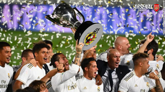 4200716222727-real-madrid-trophy-exlarge-169