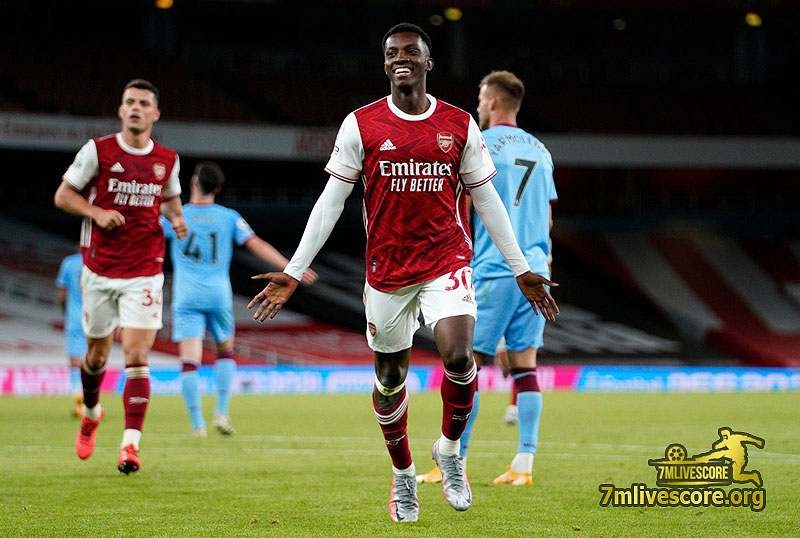 "ปืน" ยิ้มแห้งเฉือนค้อน 2-1 เกาะกลุ่มนำ